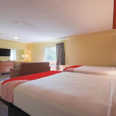 Oyo Hotel North Lima Oh - Boardman Bagian luar foto