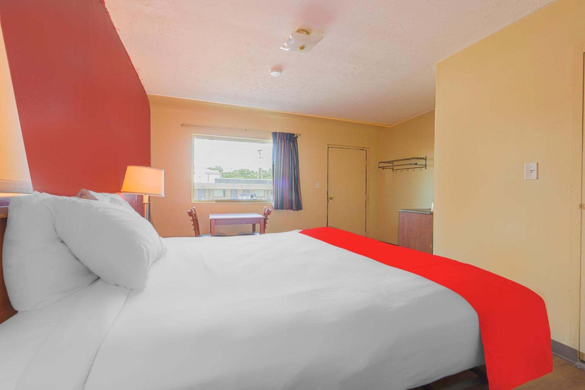 Oyo Hotel North Lima Oh - Boardman Bagian luar foto
