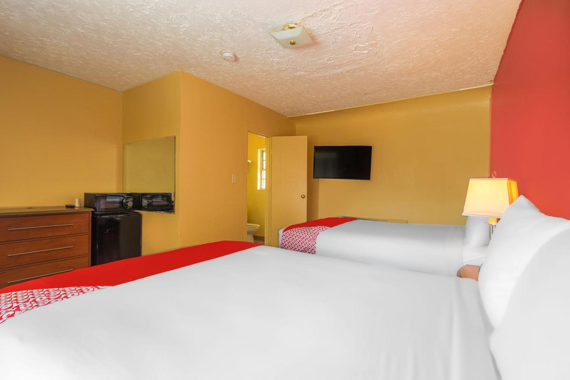 Oyo Hotel North Lima Oh - Boardman Bagian luar foto