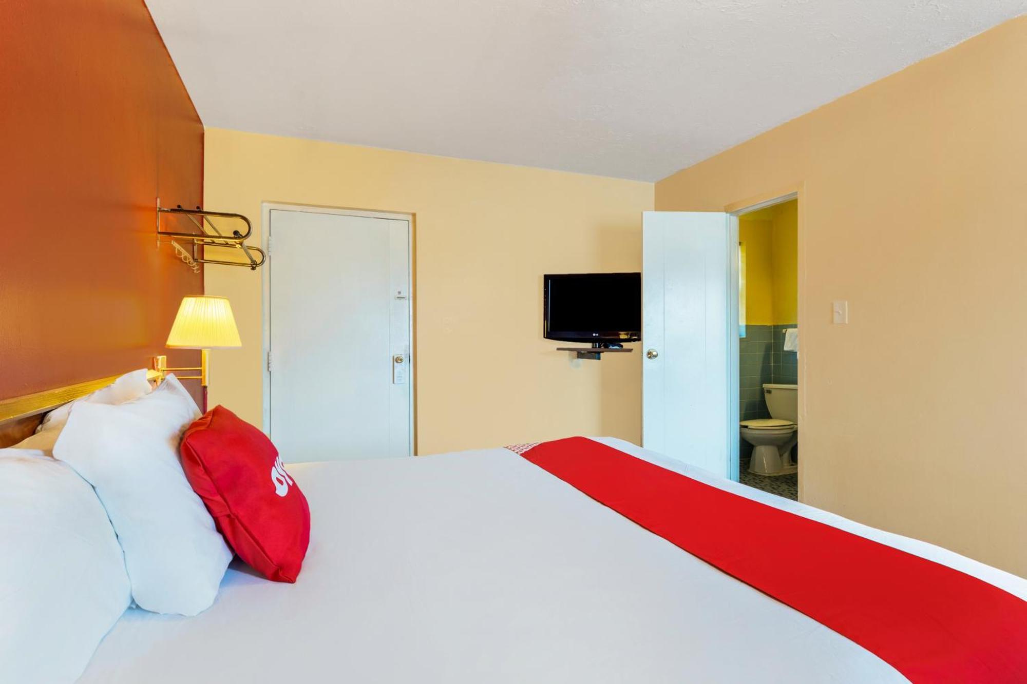 Oyo Hotel North Lima Oh - Boardman Bagian luar foto