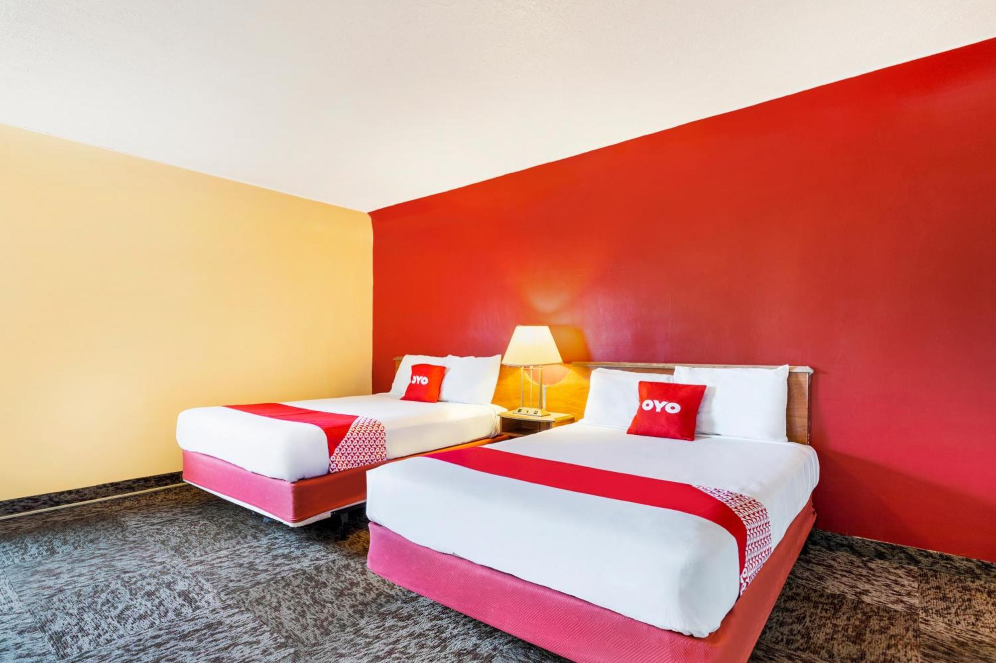 Oyo Hotel North Lima Oh - Boardman Bagian luar foto