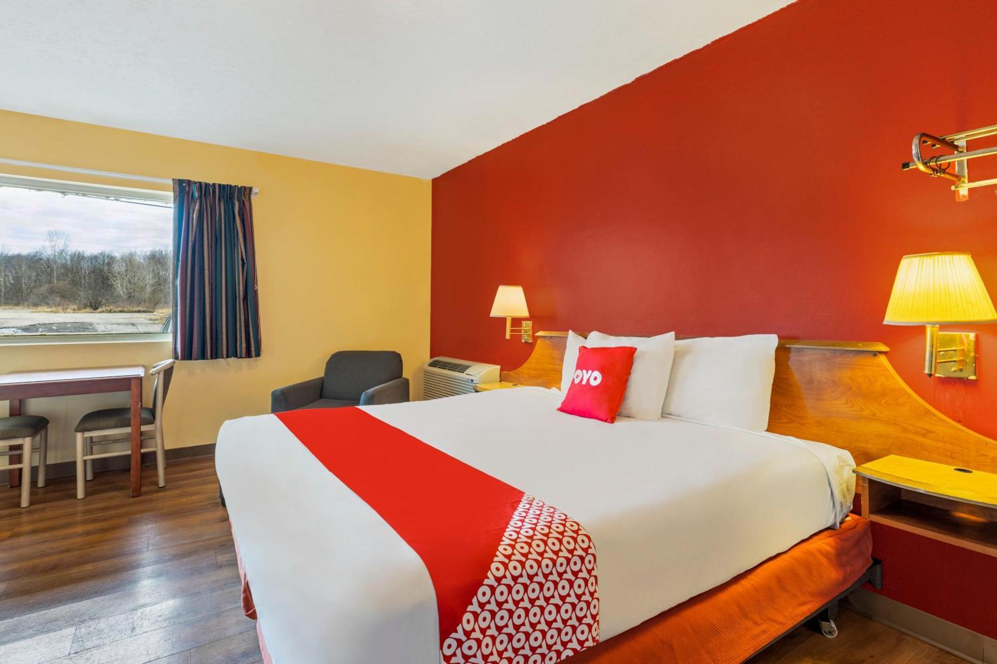 Oyo Hotel North Lima Oh - Boardman Bagian luar foto